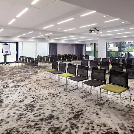 فندق Novotel Centrum بوزنان