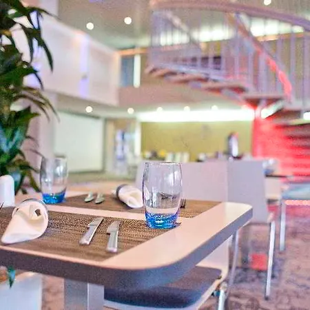 Novotel Centrum מלון 4*