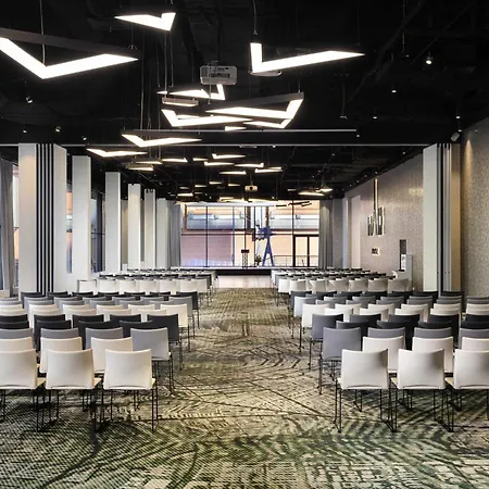 מלון Novotel Centrum 4*